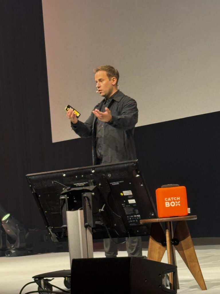 Christoph Burkhardt Premium Speakers Zukunftsexperte Gruender und CEO von TinyBox